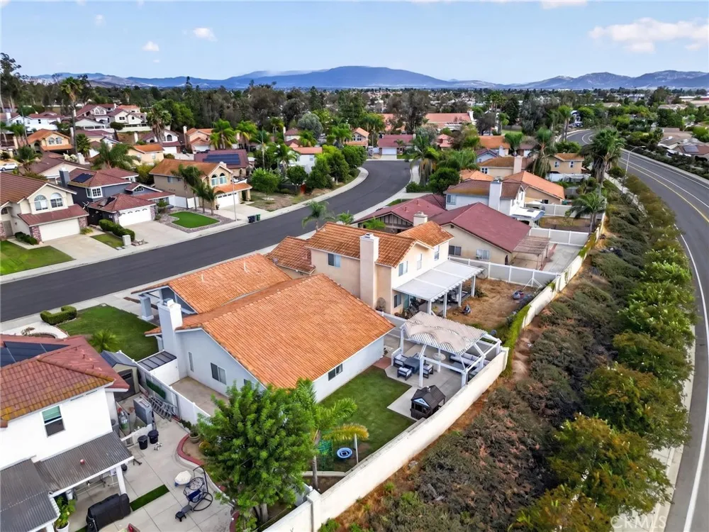 39541 Country Mill Rd Murrieta, CA 92562
