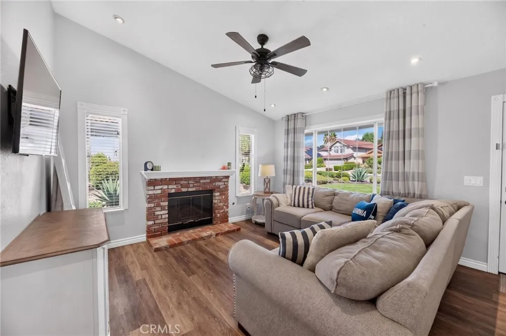 39541 Country Mill Rd Murrieta, CA 92562