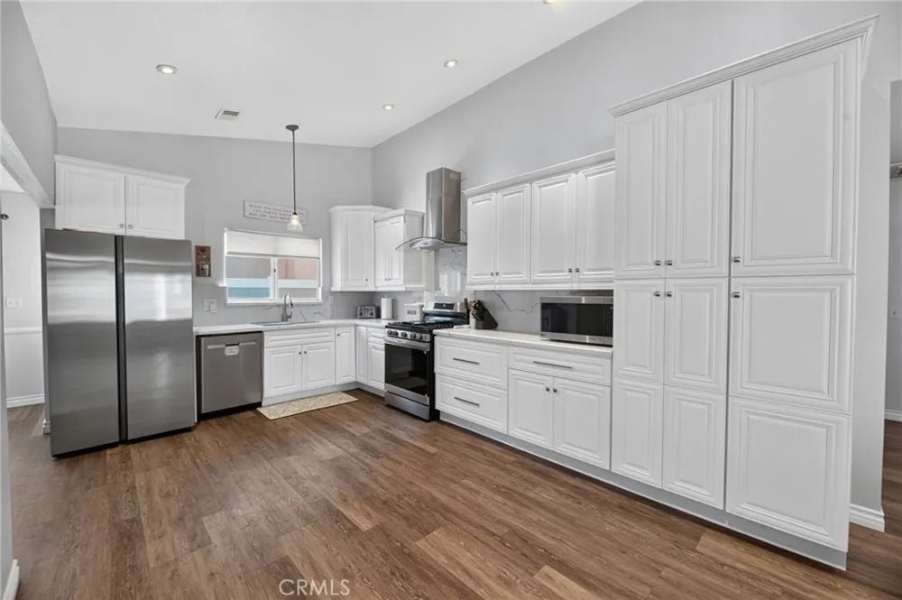 39541 Country Mill Rd Murrieta, CA 92562