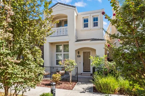 846 Foxworthy Avenue