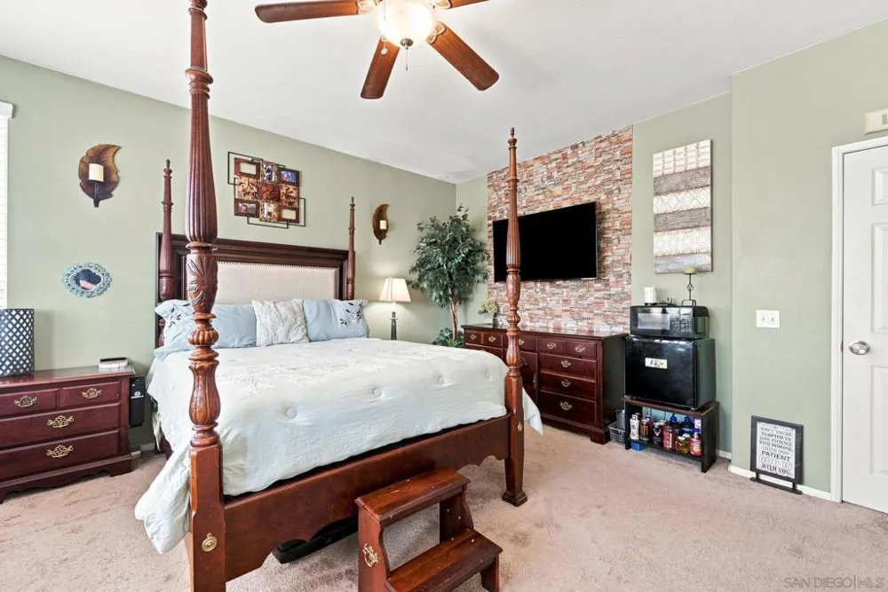 875 Seymour Way Perris, CA 92571