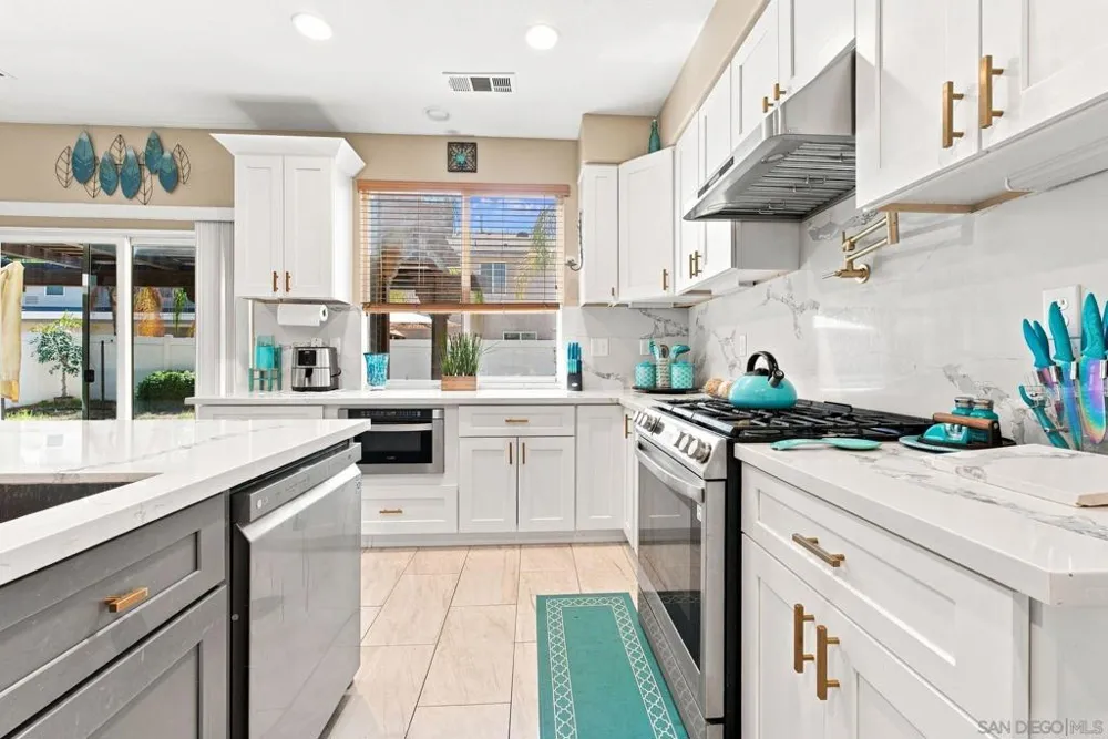 875 Seymour Way Perris, CA 92571