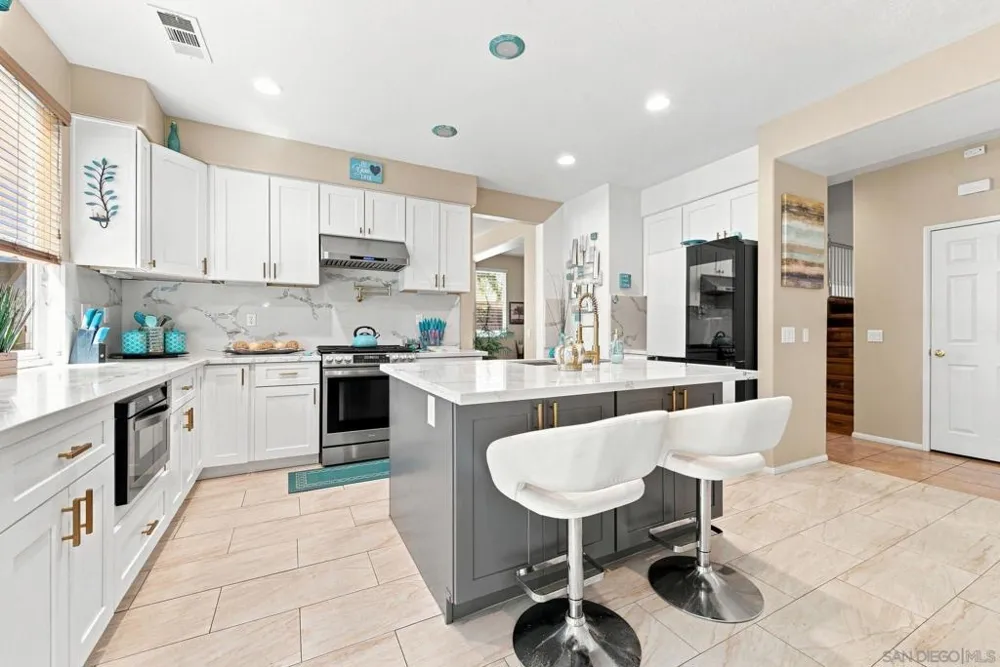 875 Seymour Way Perris, CA 92571