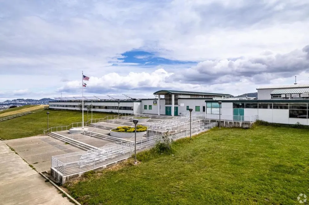 84 Eastgate Drive Daly City, CA 94015
