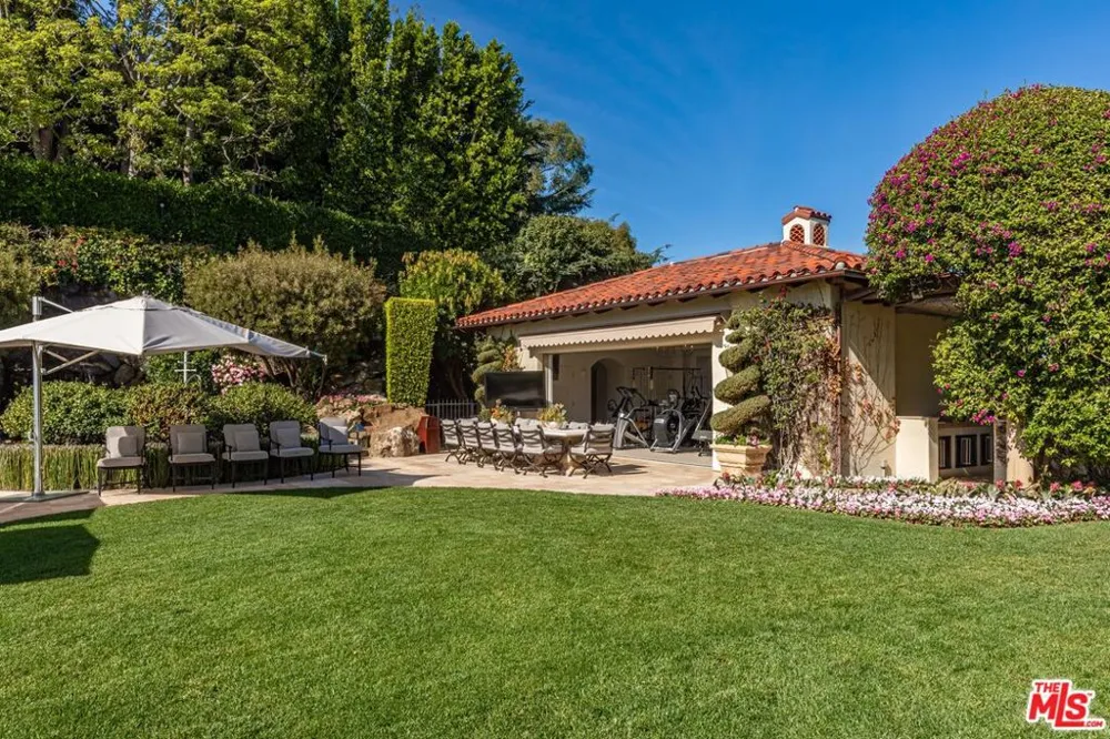 1309 Davies Drive Beverly Hills, CA 90210
