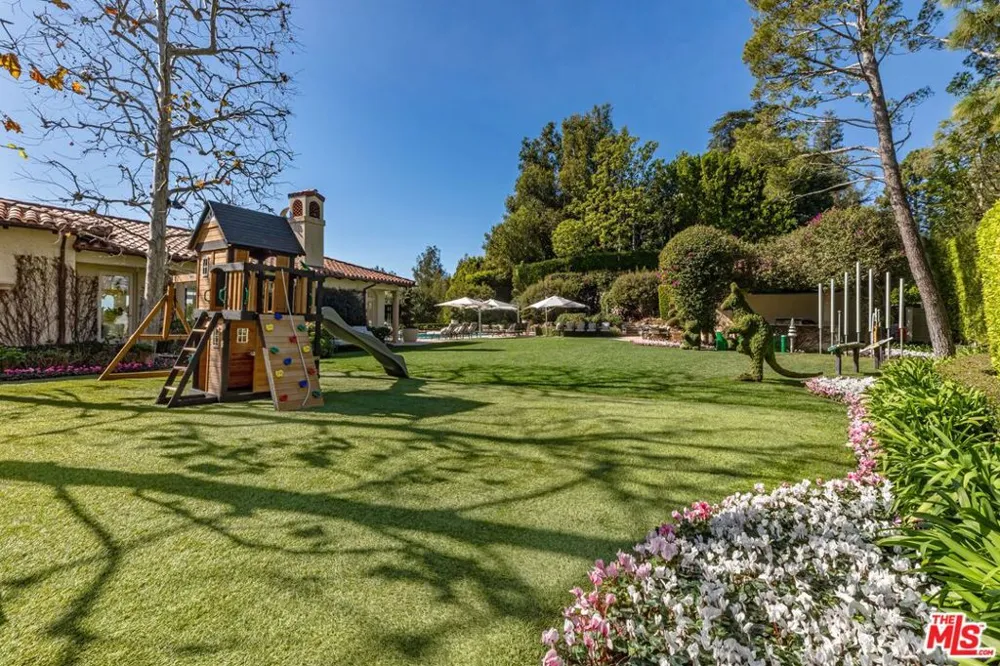 1309 Davies Drive Beverly Hills, CA 90210