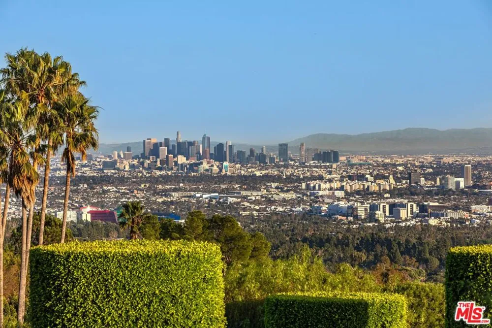 1309 Davies Drive Beverly Hills, CA 90210