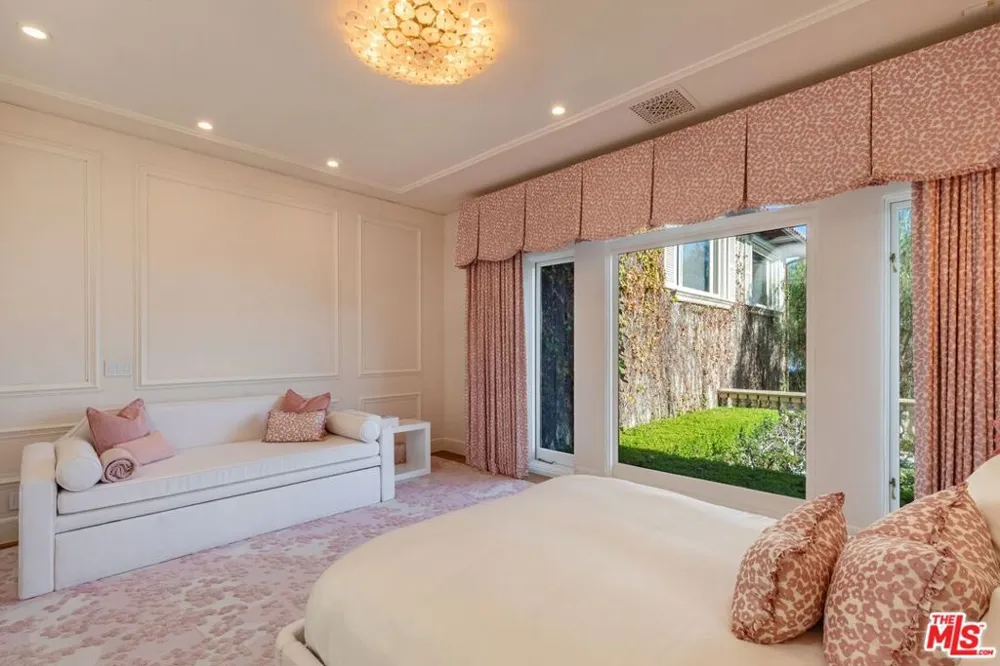 1309 Davies Drive Beverly Hills, CA 90210