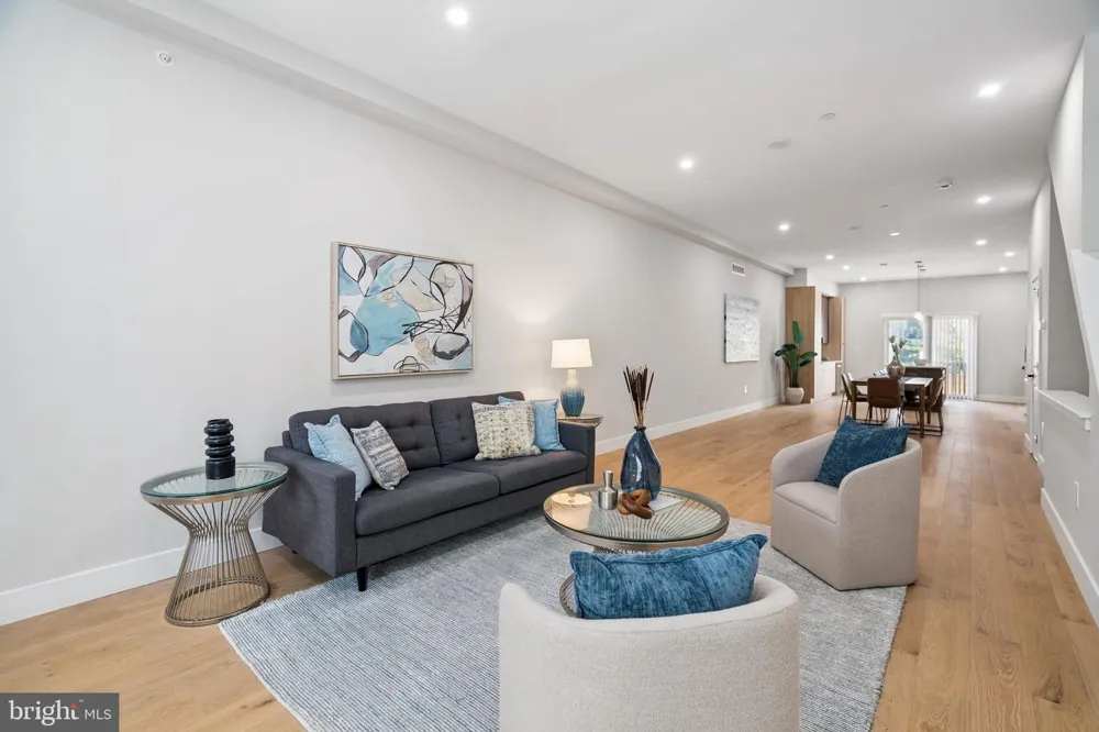 609 E LOCUST AVENUE Philadelphia, PA 19144