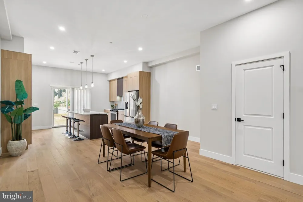 609 E LOCUST AVENUE Philadelphia, PA 19144