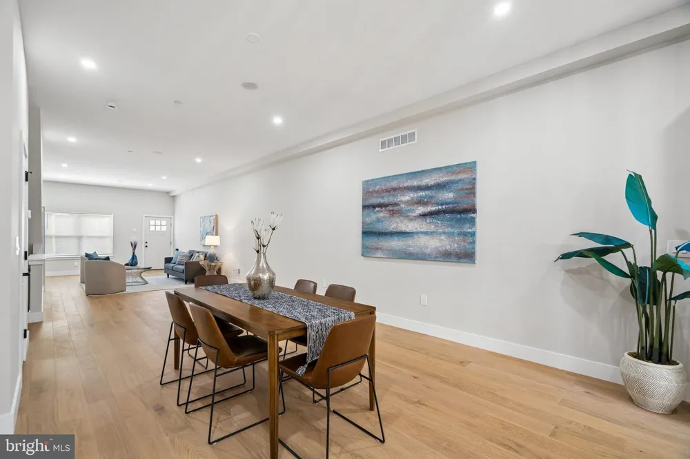 609 E LOCUST AVENUE Philadelphia, PA 19144