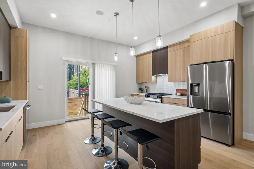609 E LOCUST AVENUE Philadelphia, PA 19144