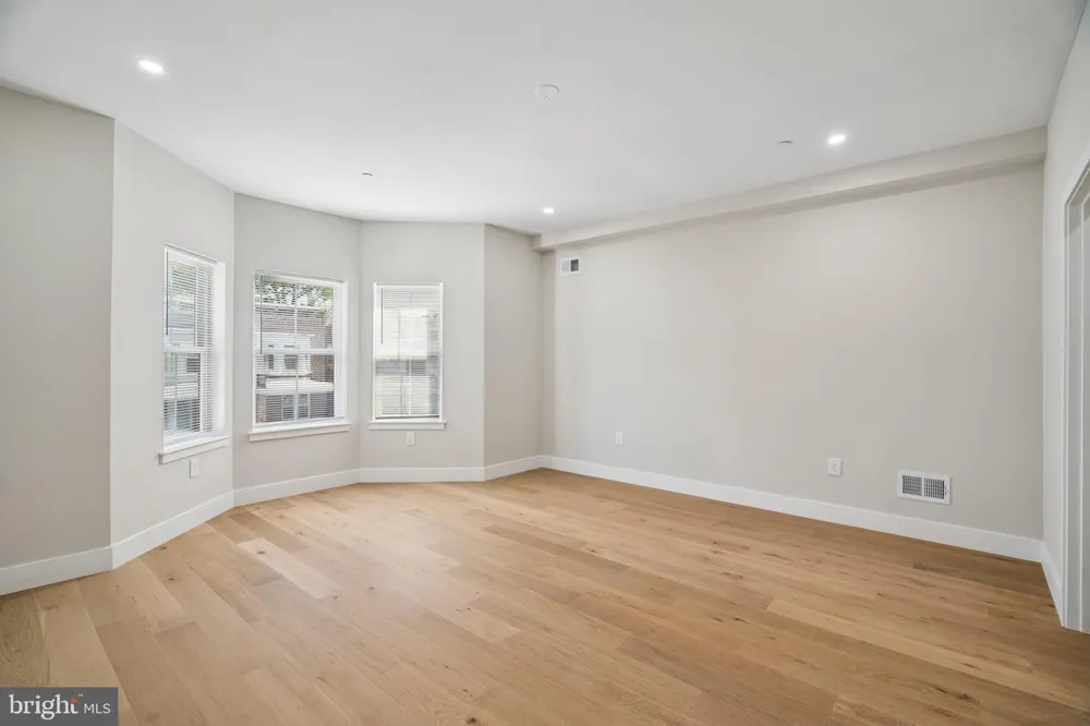 609 E LOCUST AVENUE Philadelphia, PA 19144