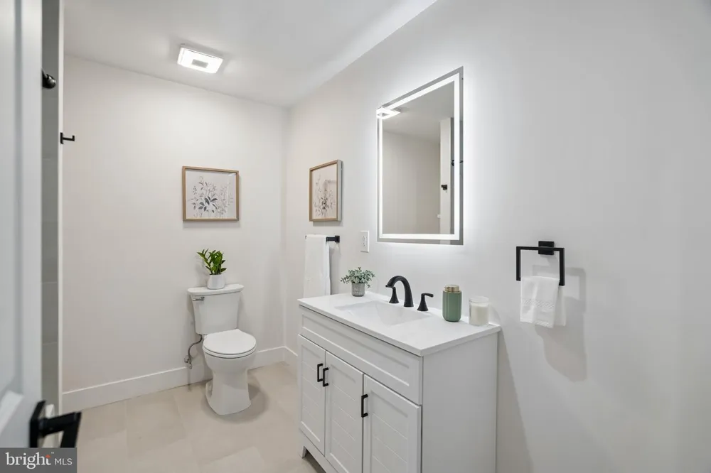 609 E LOCUST AVENUE Philadelphia, PA 19144