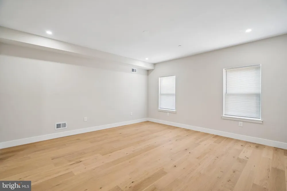 609 E LOCUST AVENUE Philadelphia, PA 19144