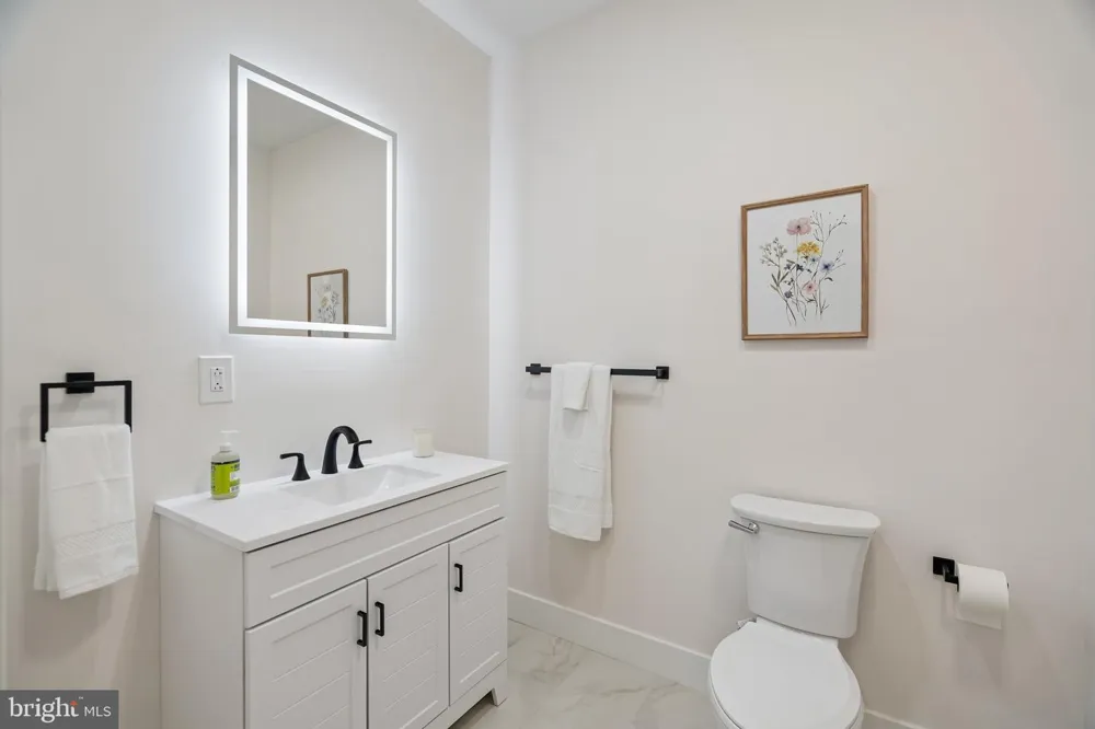 609 E LOCUST AVENUE Philadelphia, PA 19144
