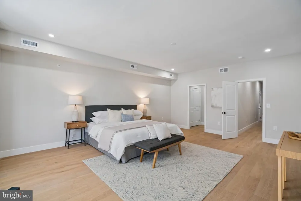 609 E LOCUST AVENUE Philadelphia, PA 19144