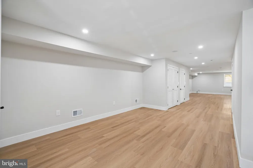 609 E LOCUST AVENUE Philadelphia, PA 19144
