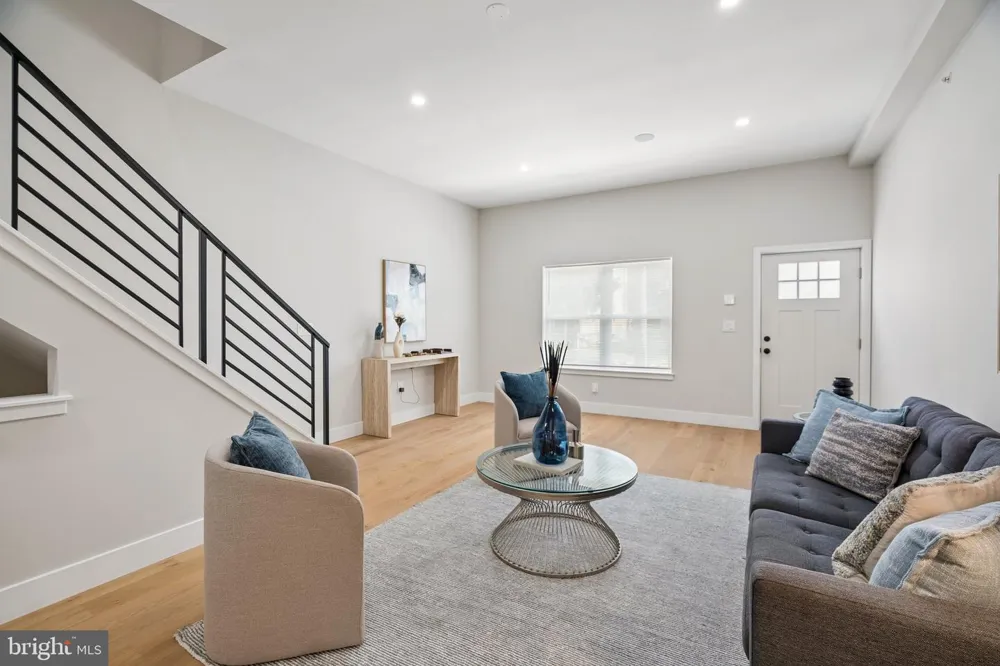 609 E LOCUST AVENUE Philadelphia, PA 19144