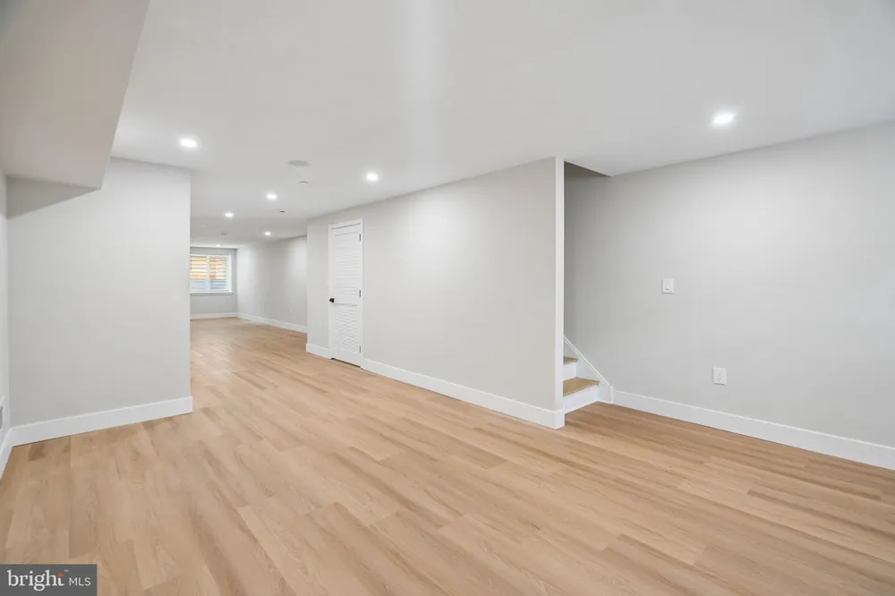 609 E LOCUST AVENUE Philadelphia, PA 19144
