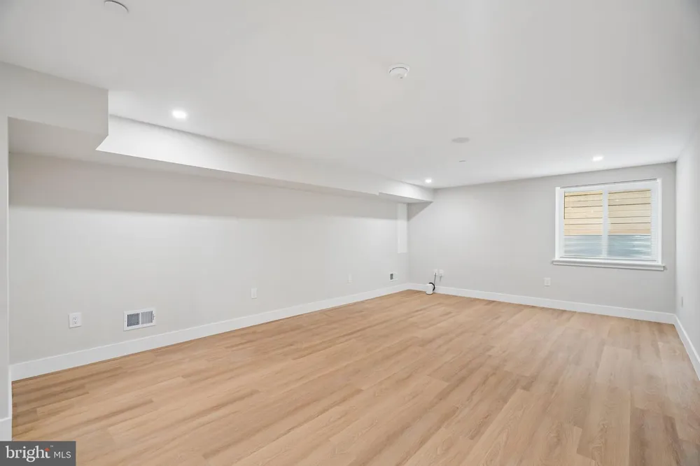 609 E LOCUST AVENUE Philadelphia, PA 19144