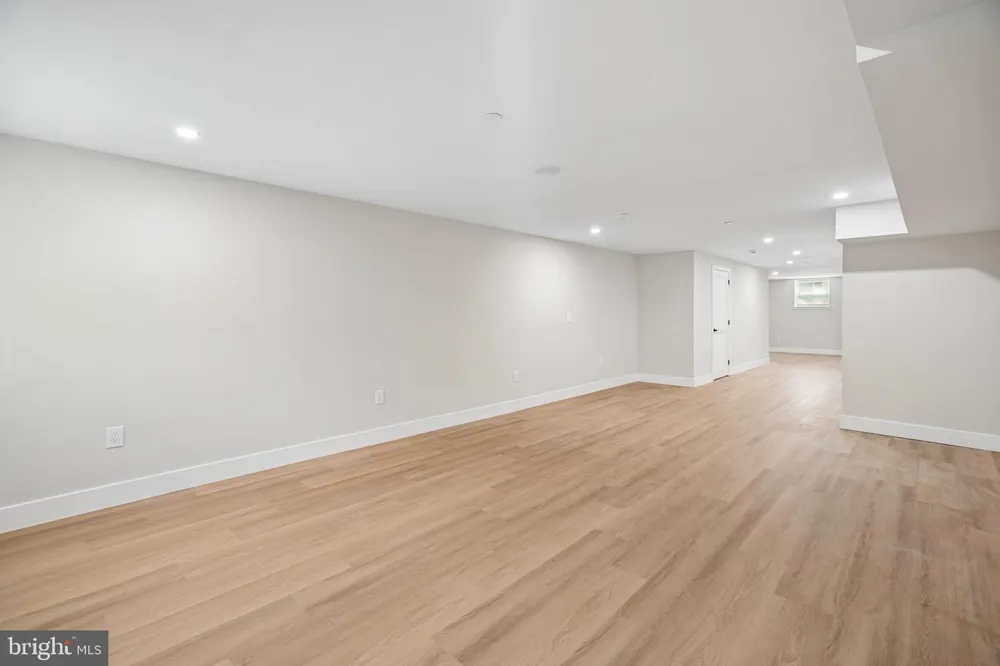 609 E LOCUST AVENUE Philadelphia, PA 19144