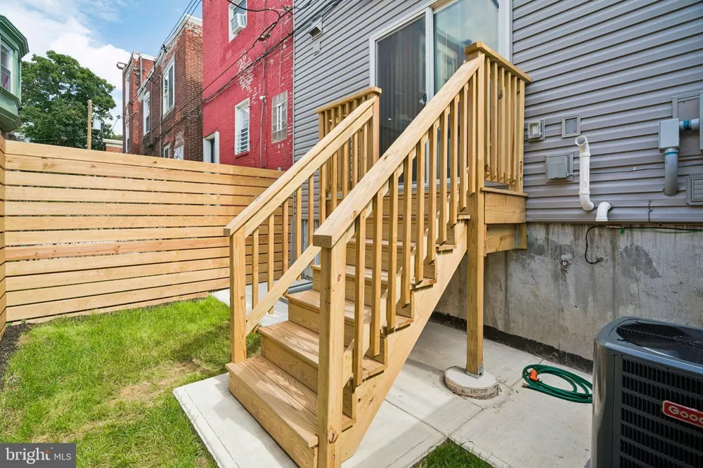 609 E LOCUST AVENUE Philadelphia, PA 19144