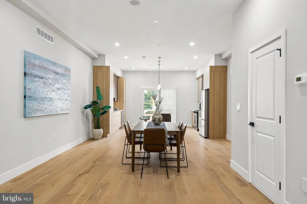 609 E LOCUST AVENUE Philadelphia, PA 19144