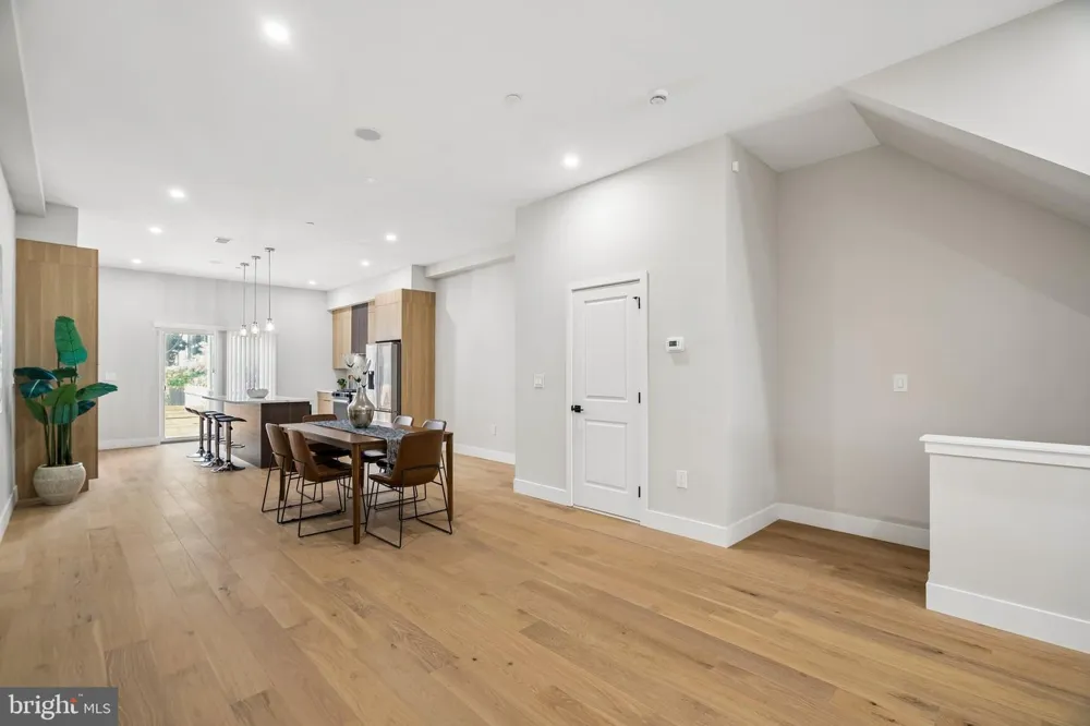 609 E LOCUST AVENUE Philadelphia, PA 19144