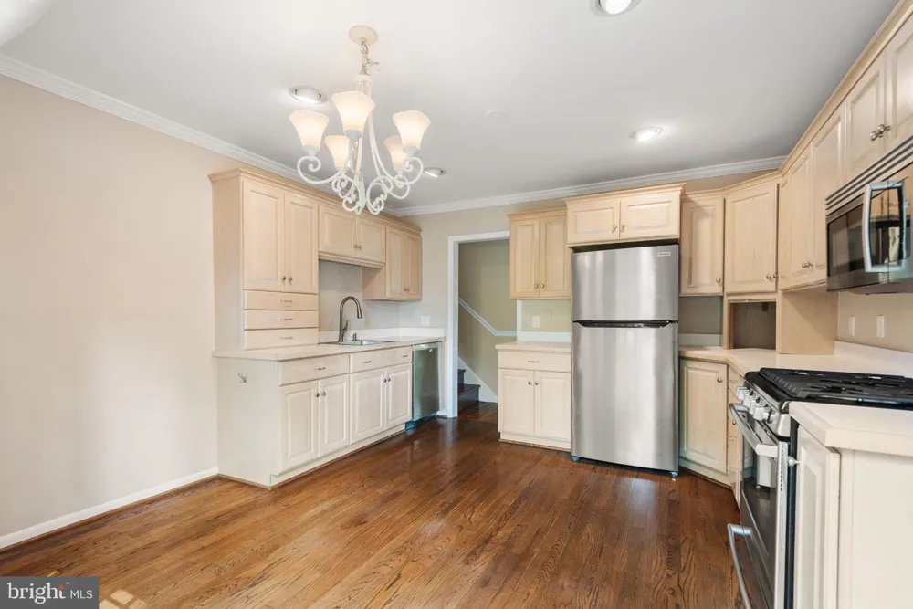 1560 GREENLAWN ROAD Paoli, PA 19301
