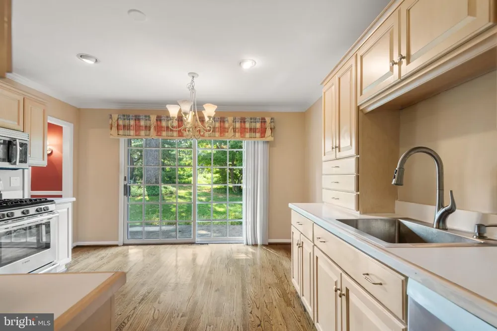 1560 GREENLAWN ROAD Paoli, PA 19301