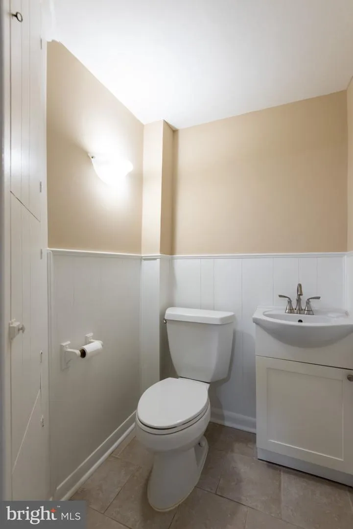 1560 GREENLAWN ROAD Paoli, PA 19301