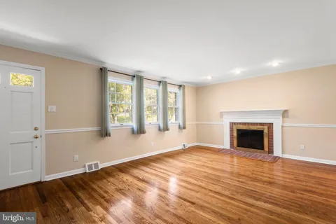 1560 GREENLAWN ROAD