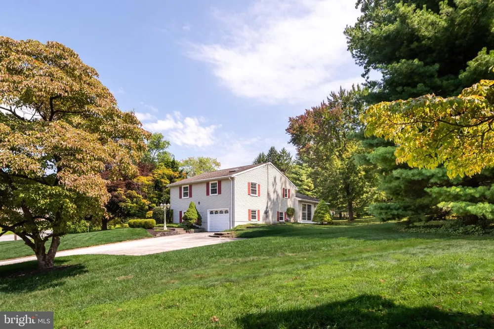 1560 GREENLAWN ROAD Paoli, PA 19301