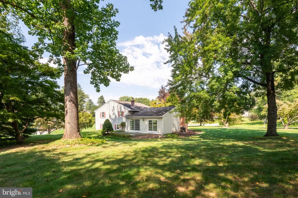 1560 GREENLAWN ROAD Paoli, PA 19301