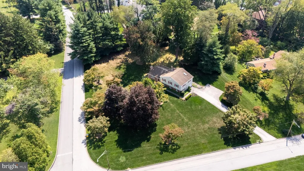 1560 GREENLAWN ROAD Paoli, PA 19301