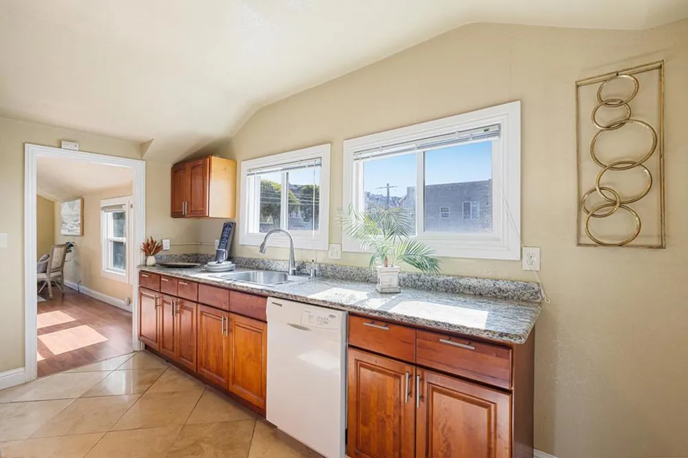 844 Brunswick Street San Francisco, CA 94112
