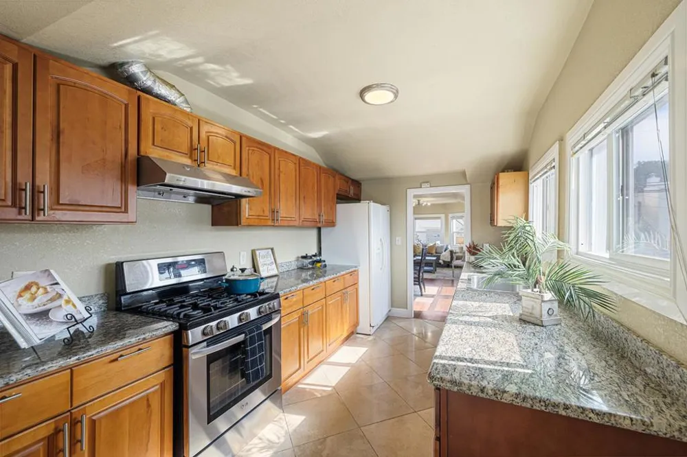 844 Brunswick Street San Francisco, CA 94112