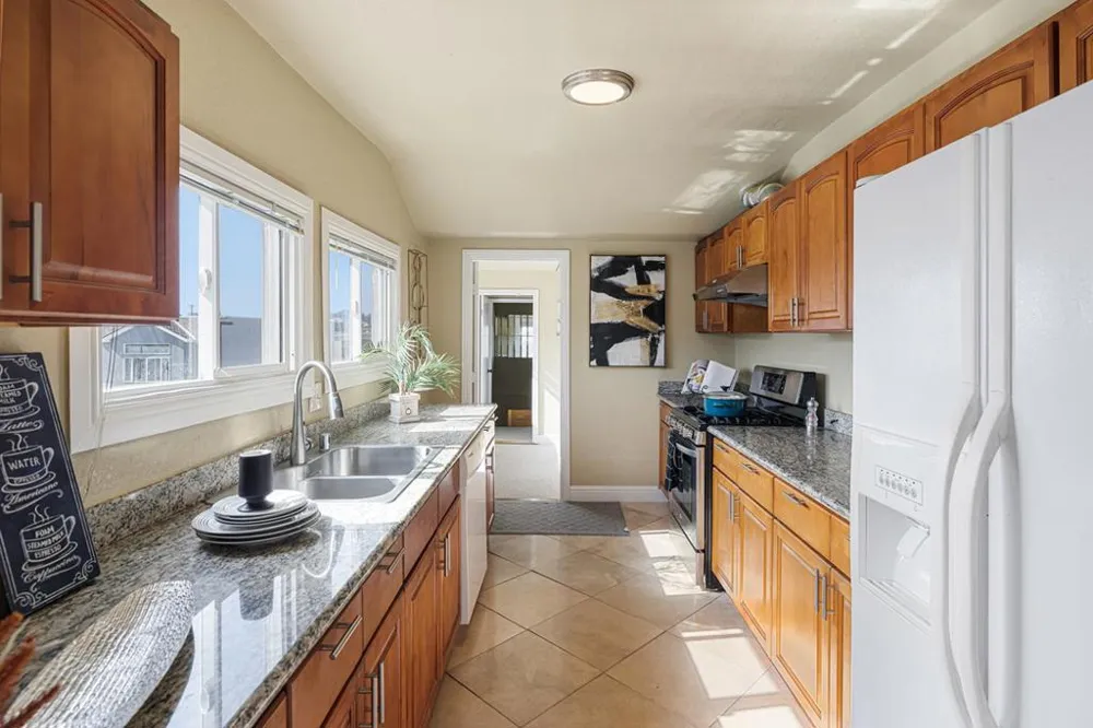 844 Brunswick Street San Francisco, CA 94112