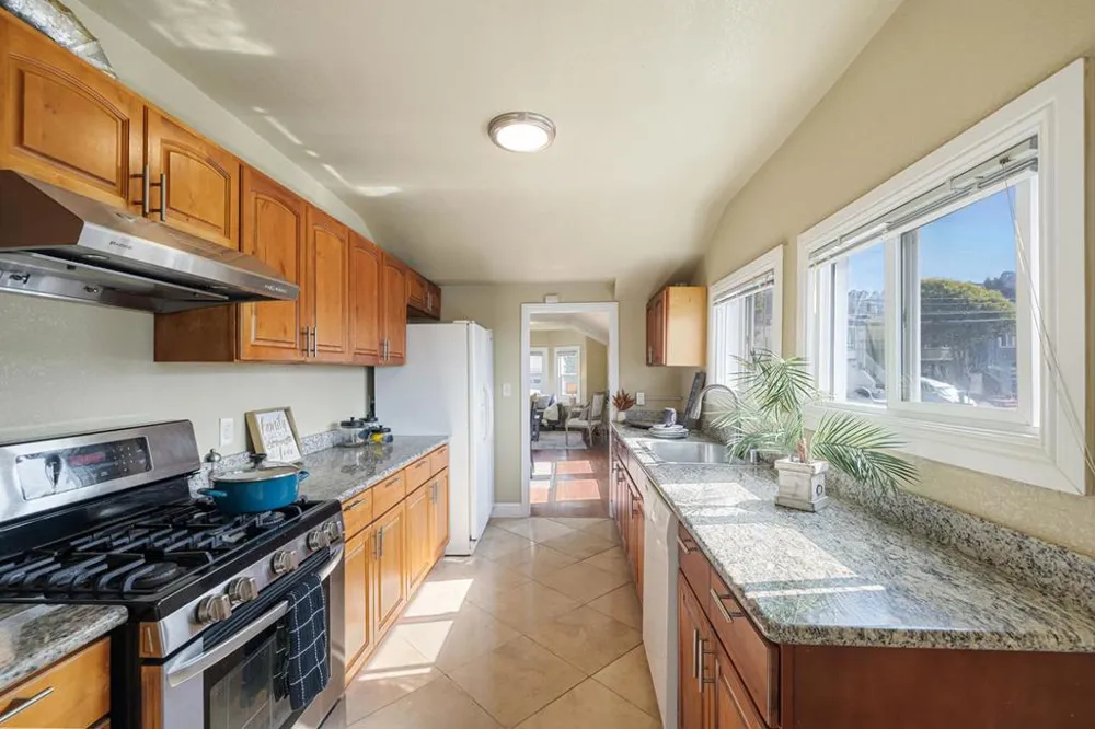 844 Brunswick Street San Francisco, CA 94112
