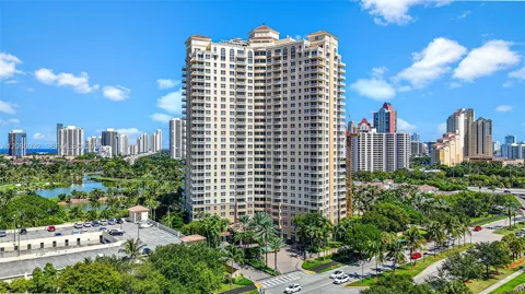 19501 W Country Club Dr #1508