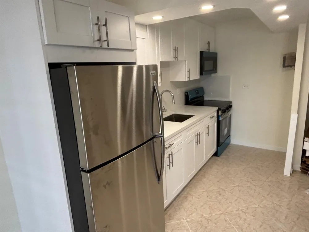 250 174TH STREET #910 Sunny Isles Beach, FL 33160