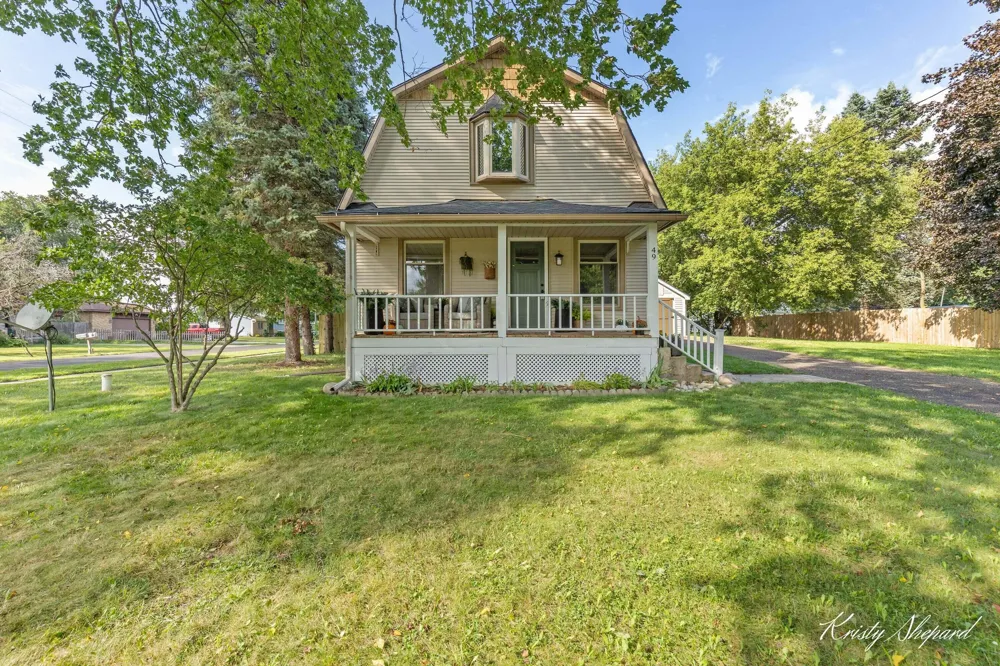 49 2nd Street NW Kent City, MI 49330