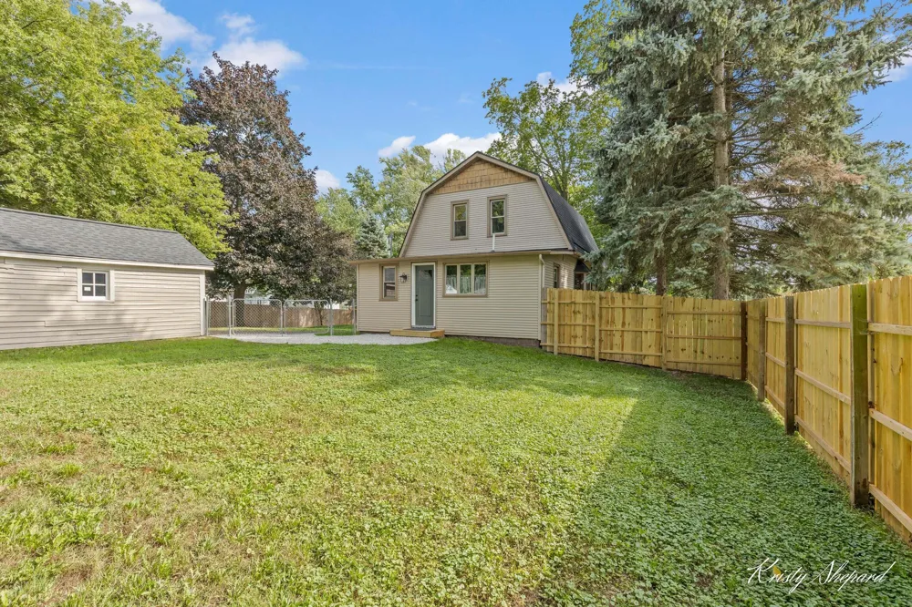 49 2nd Street NW Kent City, MI 49330