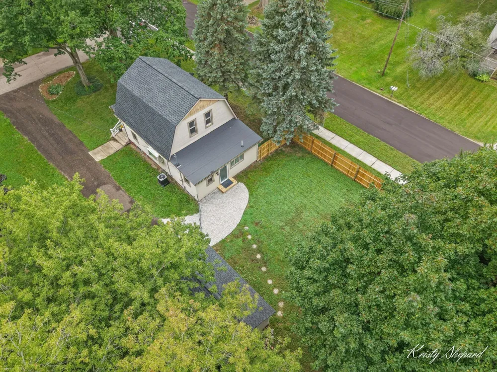 49 2nd Street NW Kent City, MI 49330