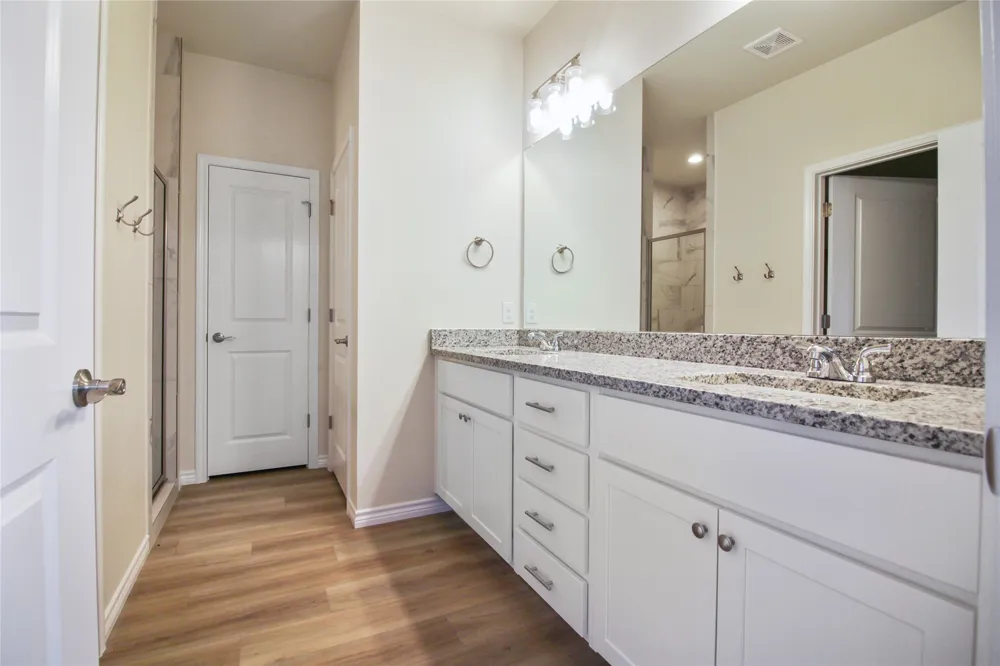 514 War Adminral Dr #B Jarrell, TX 76537