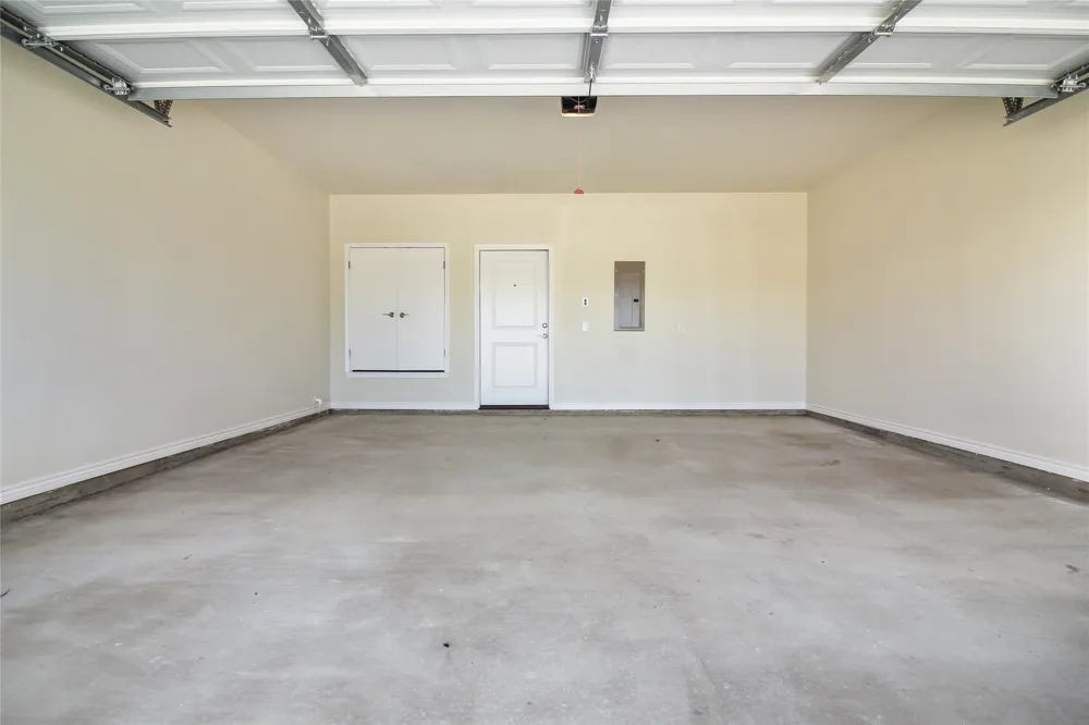 514 War Adminral Dr #B Jarrell, TX 76537
