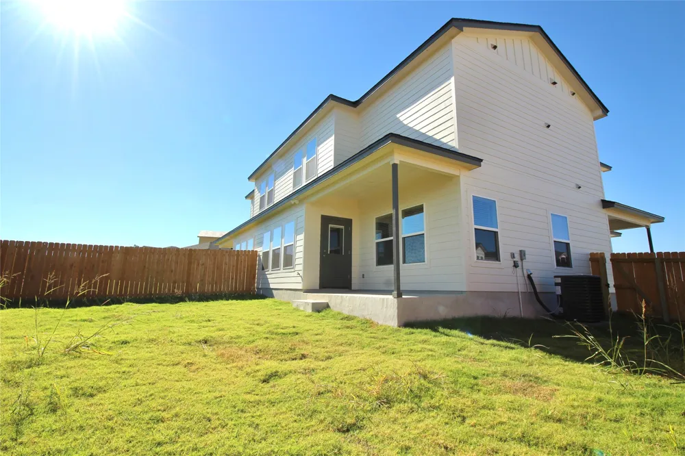 514 War Adminral Dr #B Jarrell, TX 76537