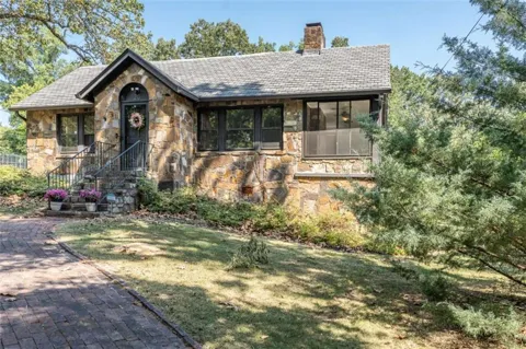 20 Lindberg Drive