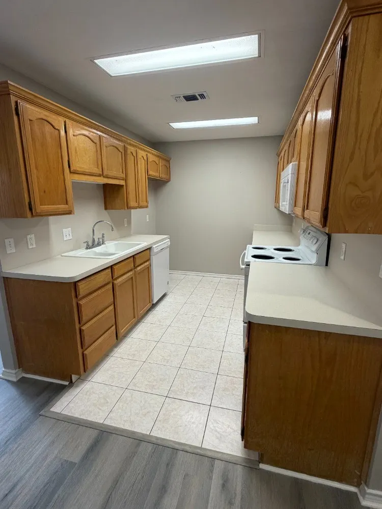 910 Austin Weatherford, TX 76086